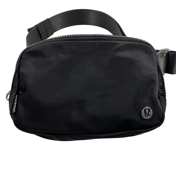 Lululemon Black Nylon Belt Bag - Picture 3 of 9